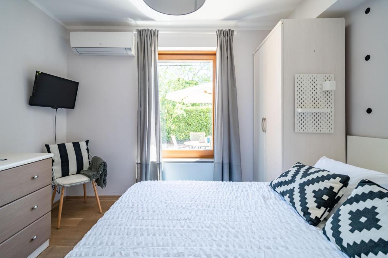 Stay U-Nique Studio Apartment In Orasac Εξωτερικό φωτογραφία